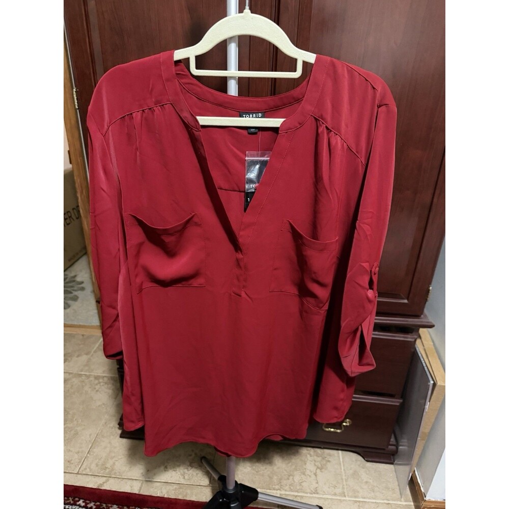 Torrid Red Solid V-Neck Pullover 3/4 Sleeve Pockets Blouse Polyester Plus 3